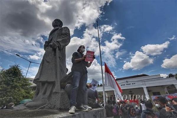 Republik Dengan Gagasan Nir-kekerasan: Apakah Mungkin Ada Politik Ideal Di Tengah Krisis Elite?